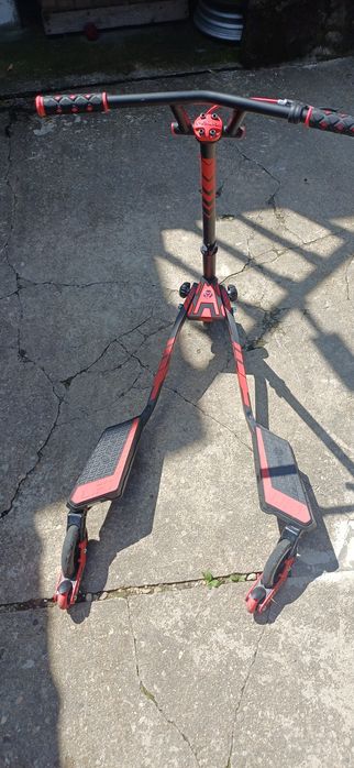 Trotineta Yvolution fliker