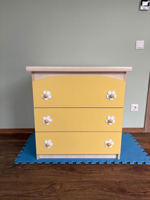 Скрин за детски дрехи 76х56,5х77 см.