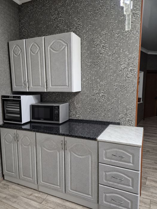 Продам  гарнитур
