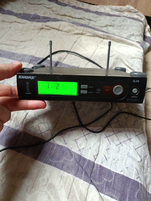 Продам беспроводной приемник Shure SLX4