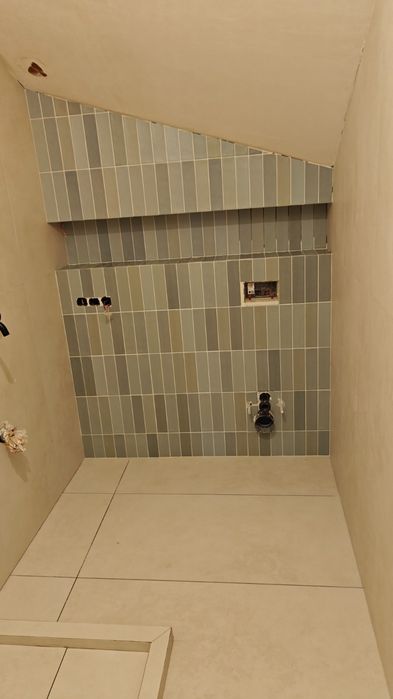 Montaj gresie si faianta, placari ceramice bai si terase