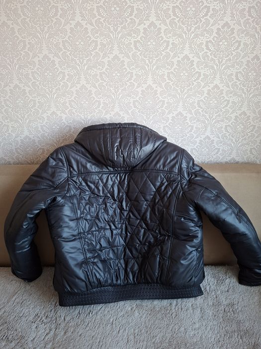 Куртка тёплая , теплая .