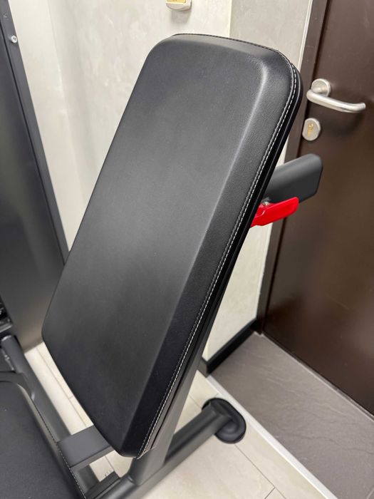 Комбиниран уред за предно и задно бедро