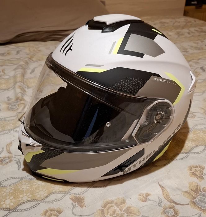 Продавам каска МТ