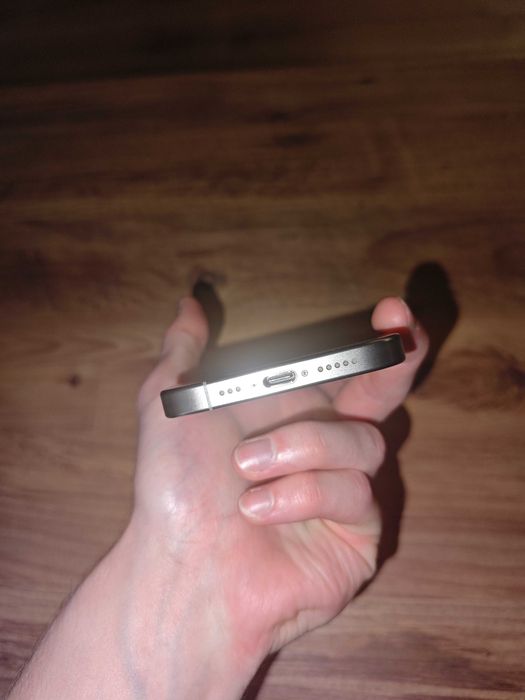 Телефон iPhone 15 Pro
