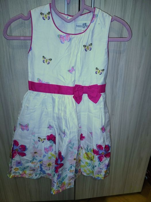 Красиви рокли и комплект