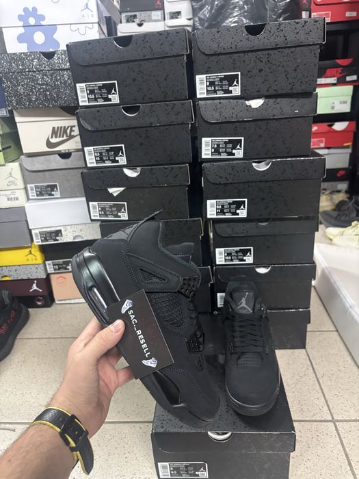 Jordan 4 black cat