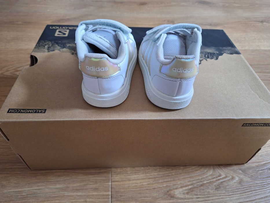 Детски обувки Adidas GY2328 Бял - 25