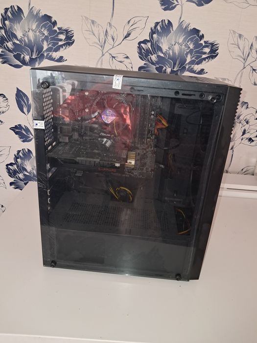 Pc gaming in stare buna+tastatura+casti