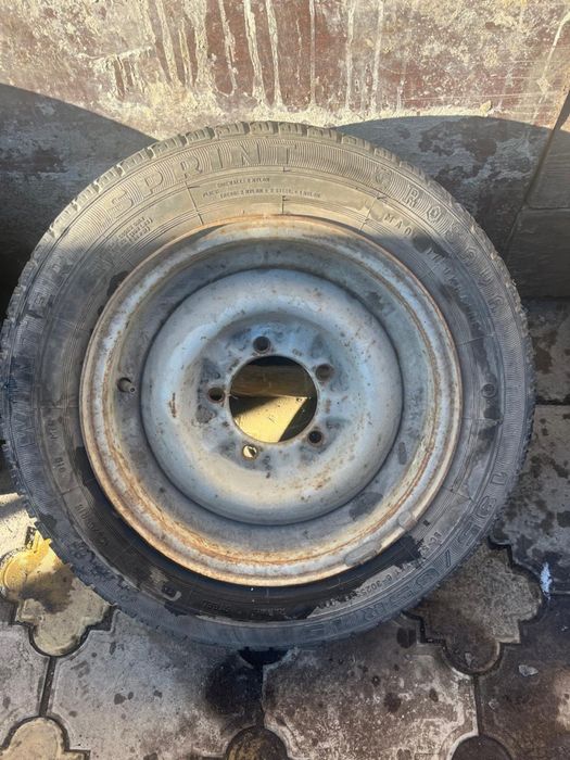 Продам шины с дисками 205/70 r14