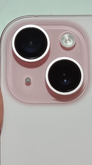 IPhone 15 pink 256GB + 23 калъфи+протектори за камера