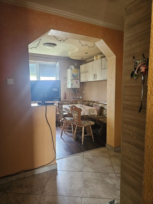 Apartament de vanzare 3 camere,cartier  Republicii  et.3