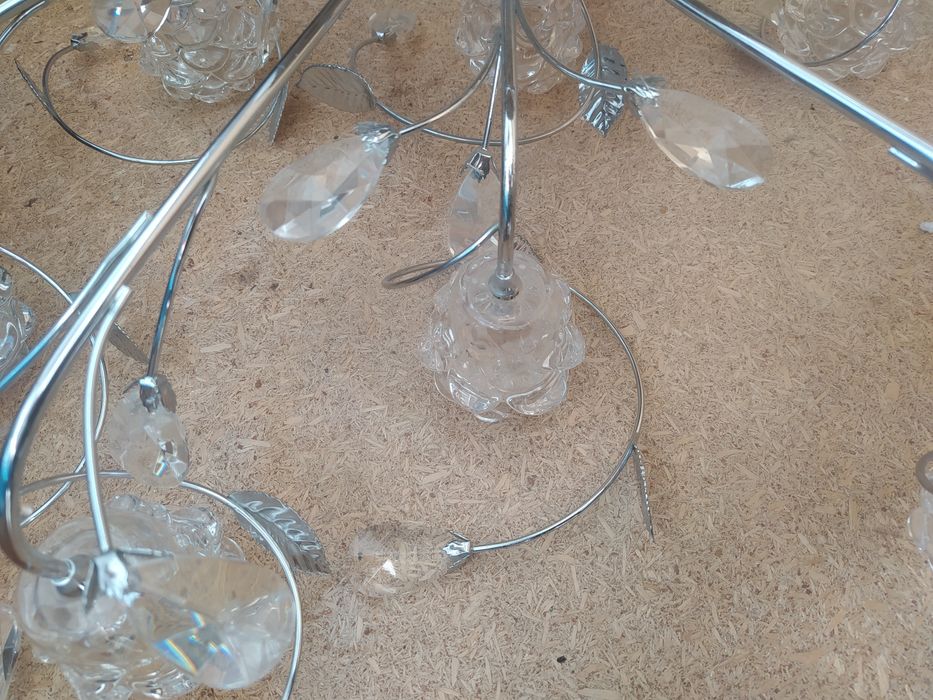 Продам большую люстру