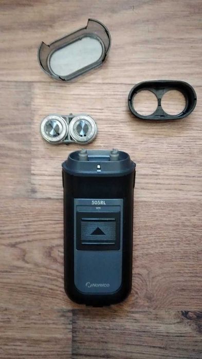 Продавам мъжка електрическа самобръсначка