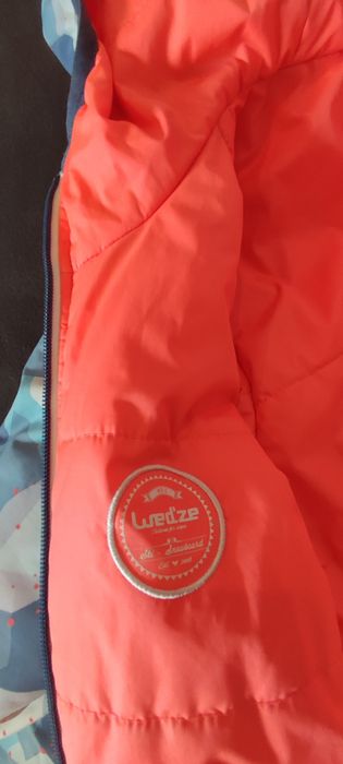 Продавам детско двулицево яке за ски купувано от Декатлон