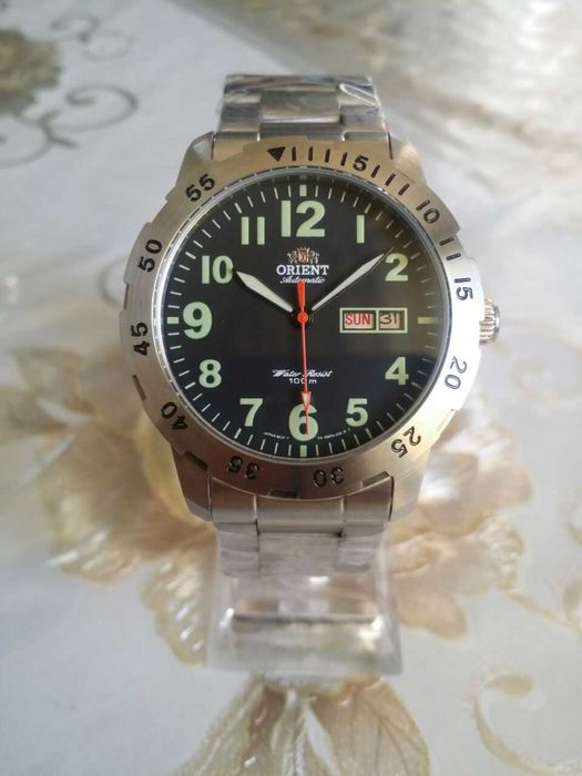 Продам часы ORIENT-100m