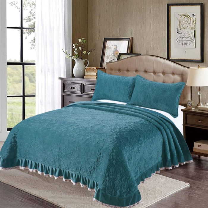 Cuvertura de pat din catifea groasa cu volanase