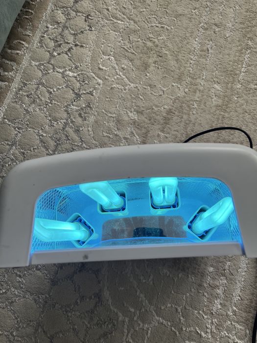 Ультрафиолетовая лампа для маникюра