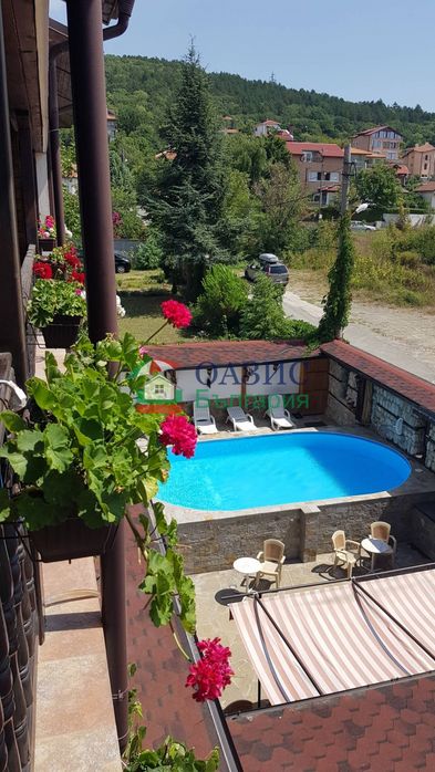 Семеен хотел с ресторант в село Кошарица, България, 744 кв. м, 749000 евро