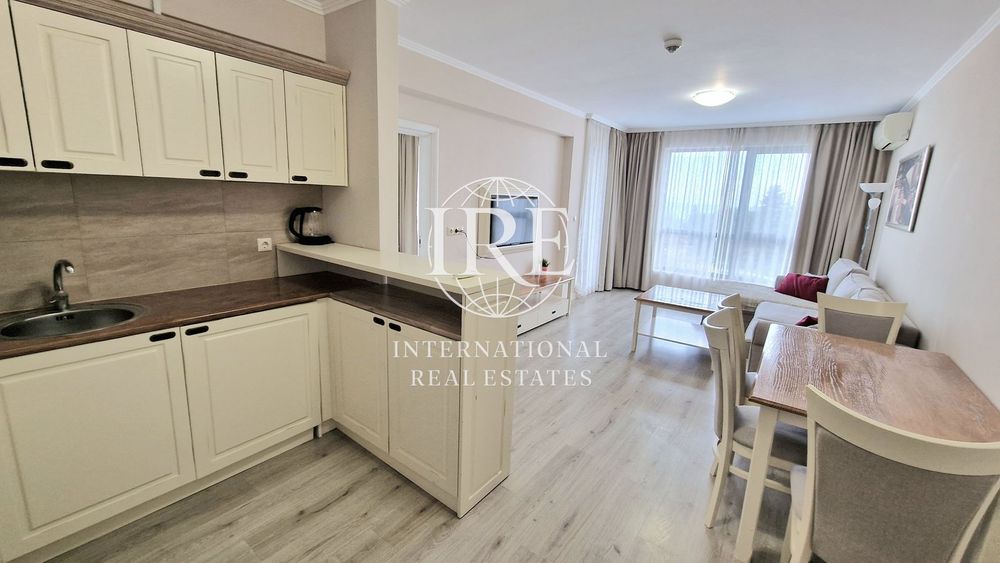 Продава се Тристаен апартамент в Балчик - 97 кв.м за 621 €/кв.м - Снимка #2