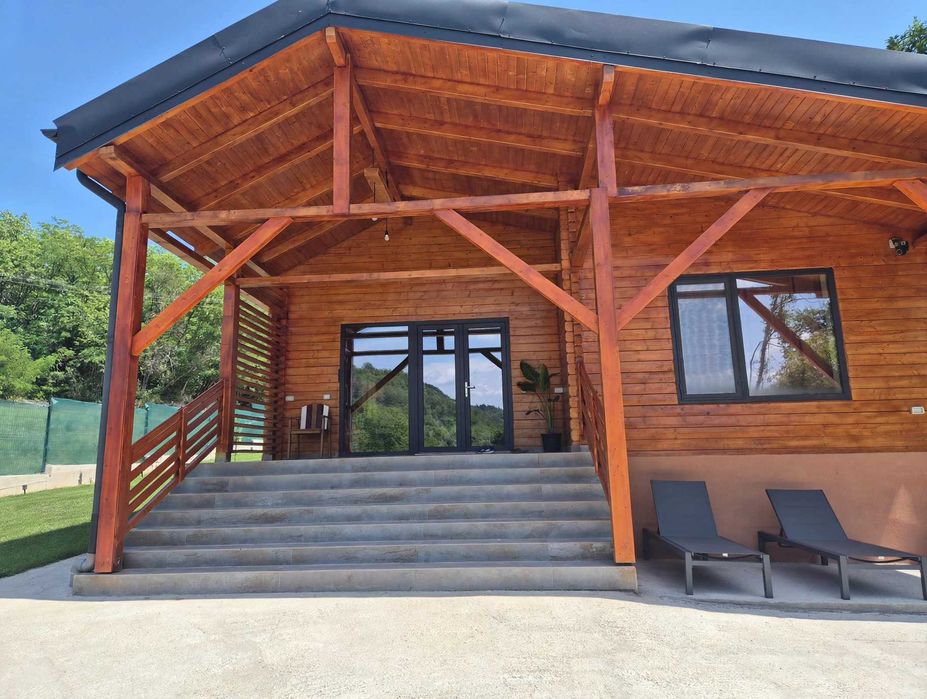 Luca's Chalet Ocnele Mari – Cabană Premium din Lemn, Închiriere Integrală