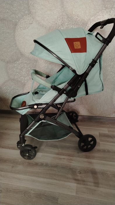 Продам детскую коляску чемодан