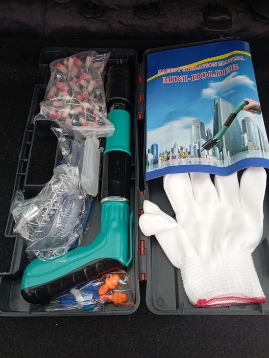 Trusă pistol cu cuie