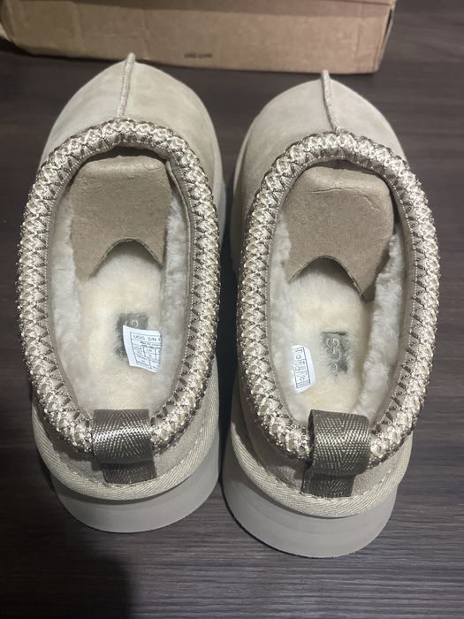 UGG Tazz noi in cutie