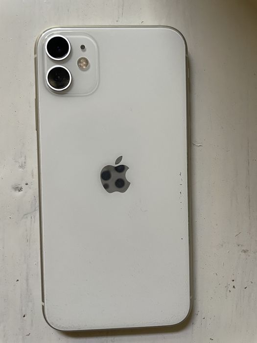 Iphone.       11