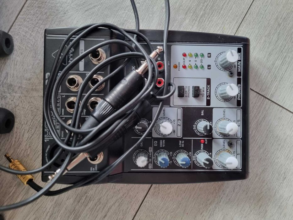 Genelec 8020D - Monitor Studio Activ Compact Bi-amplificat