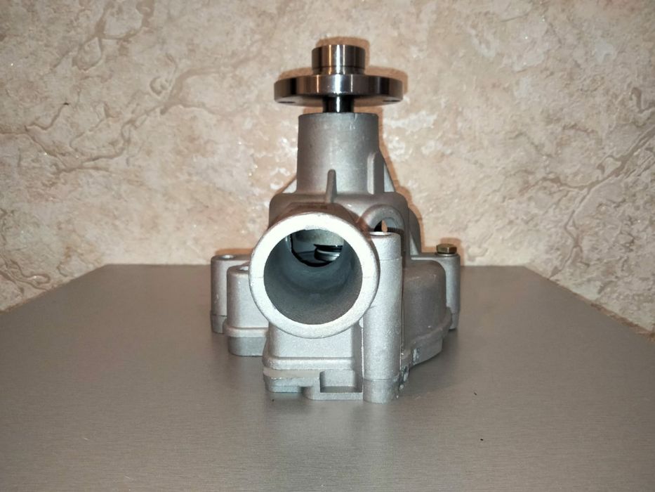 Насос водяной новый