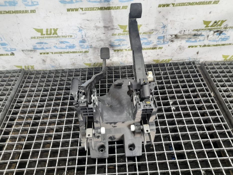 Pod pedalier  13362473 Opel Meriva 2 [2010 - 2014] 1.7 A17DTS