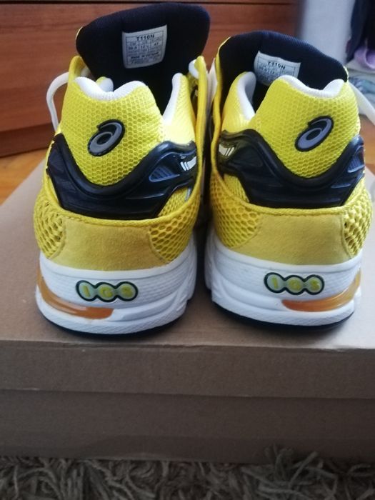 Нови и оригинални маратонки Asics номер 47