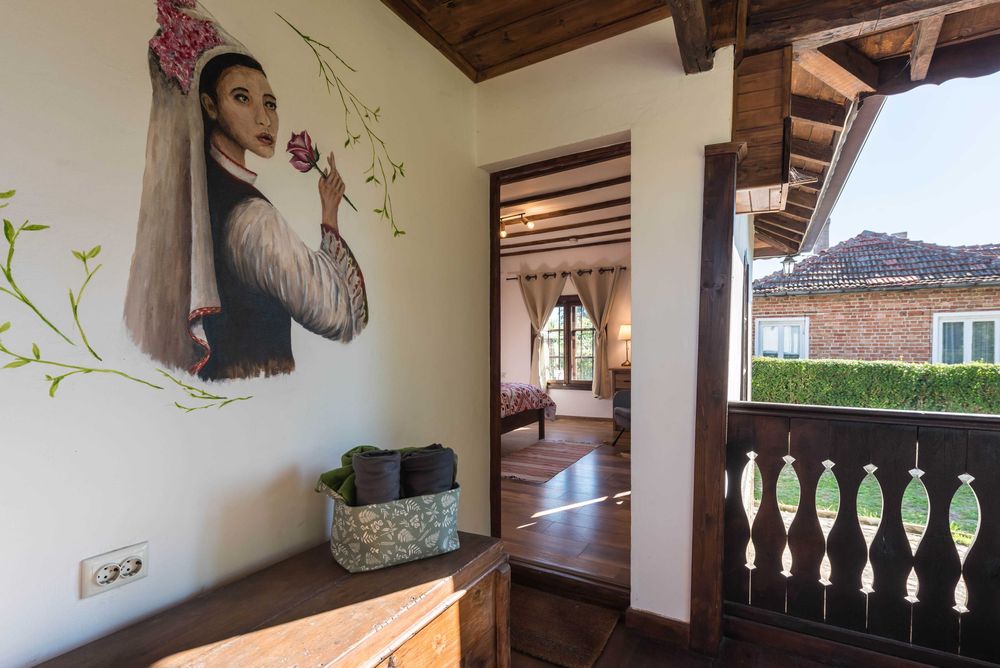 Продава се Къща в Варна, Гръцка махала - 185 кв.м за 1622 €/кв.м - Снимка #1