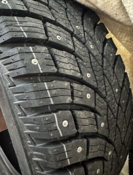 Продам шиповонные зимние шины