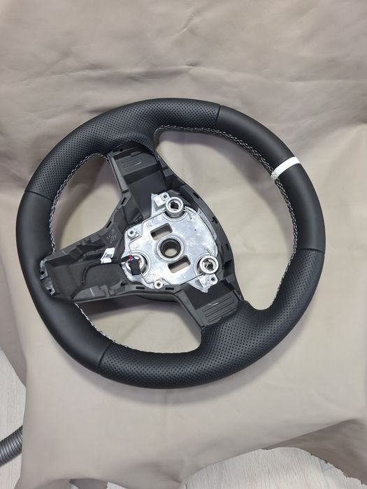 Volan tesla model 3  sau Y cu sau fara încălzire