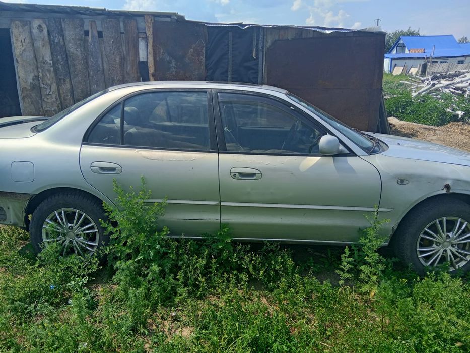 Продам машину Митсубиси Галант