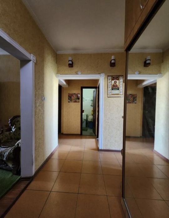 Код 871  Срочно продам 3/4/4 ком квартиру куйлюк массив 4