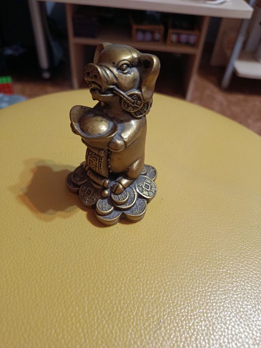 Продам свинью с монетами , фэн шуй