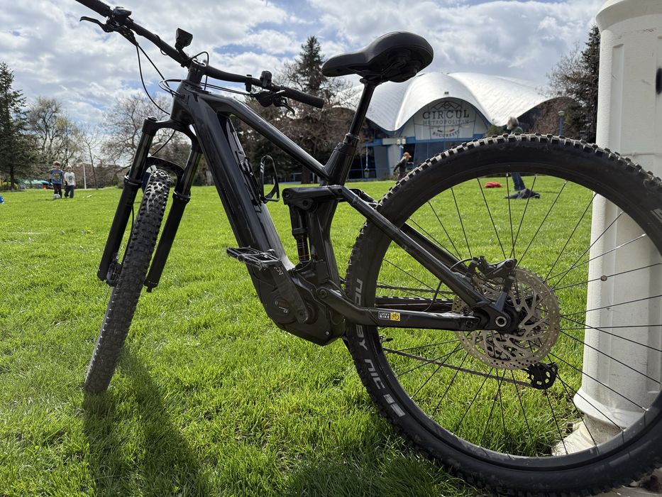 Bicicleta Electrica Full Suspension Cube 140 HPC Race Stereo Hybrid