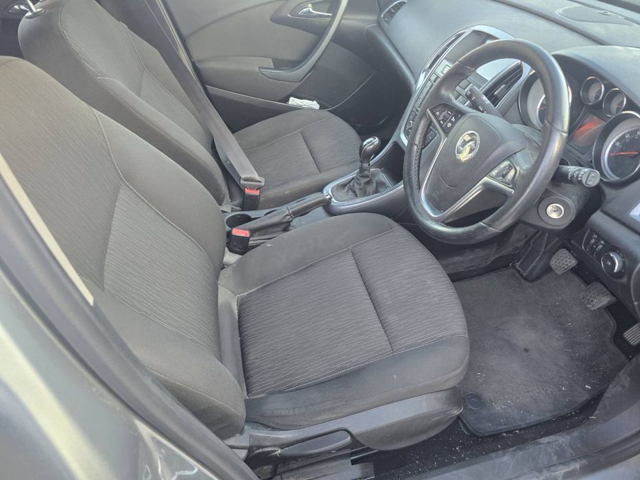 Opel Astra J 1.6 CDTI (110 к.с.) 2015 г. – НА ЧАСТИ!