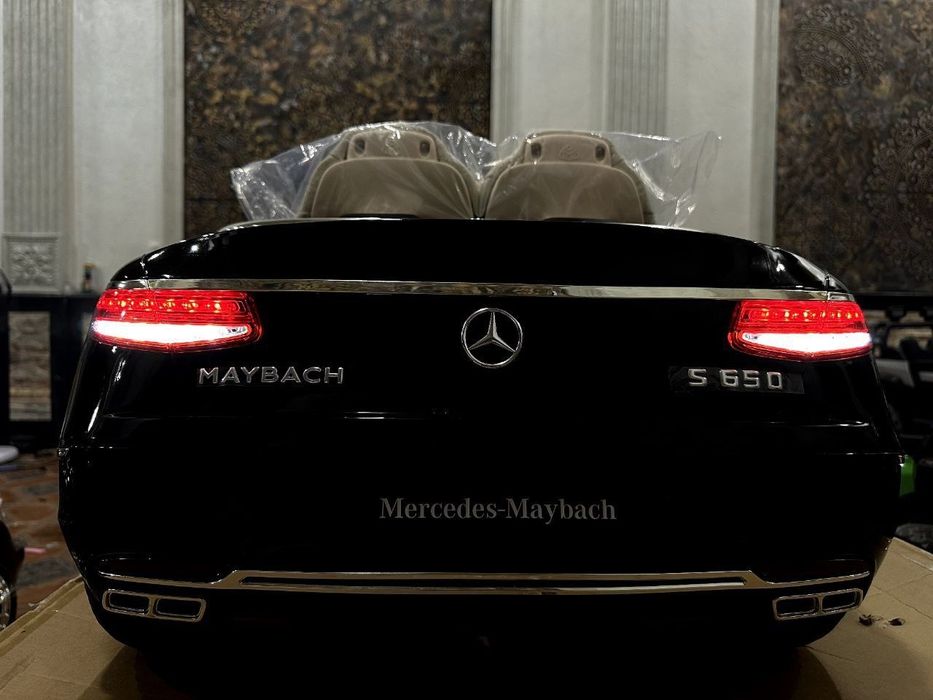 Икки у́риндикли лицензионный Mercedes Benz Cabriolet Maybach S650