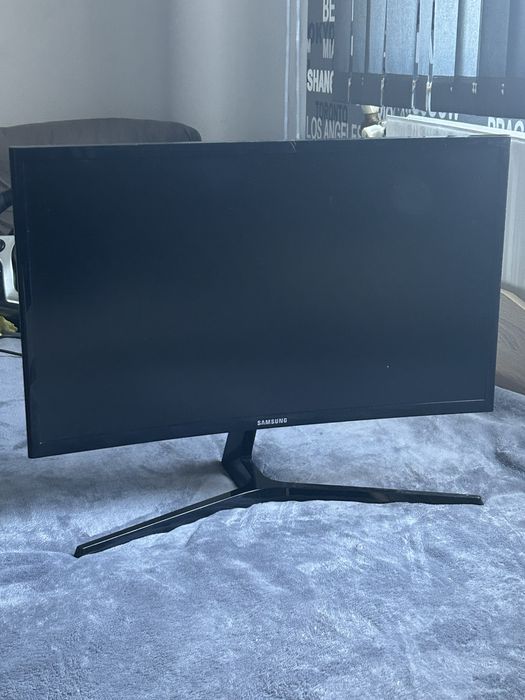 Геймърски компютър със монитор 144hz