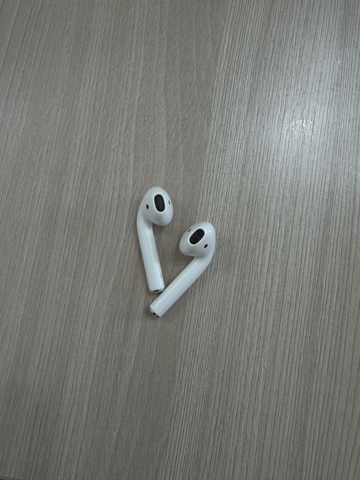 Наушники AirPods