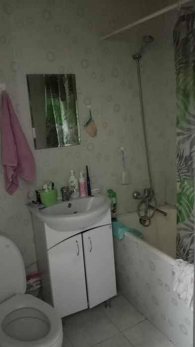 Сдам 1 ком. район Айсберг, мебель частично