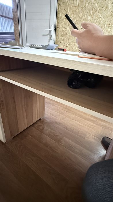 Продам рабочий стол 2 шт
