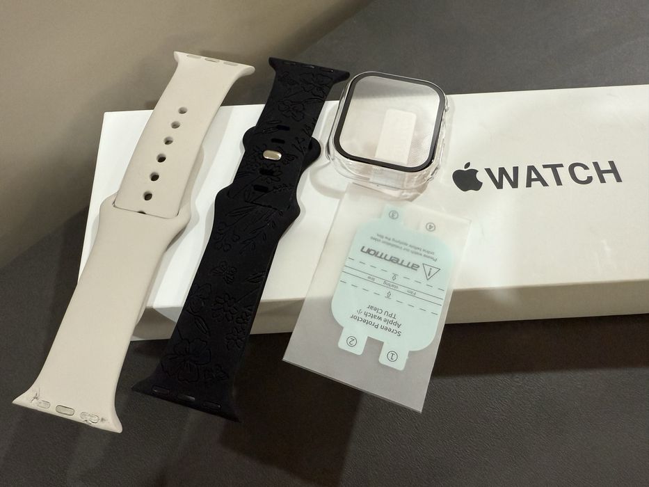 Apple Watch SE, 40mm, Rose Gold с каишки и протектори