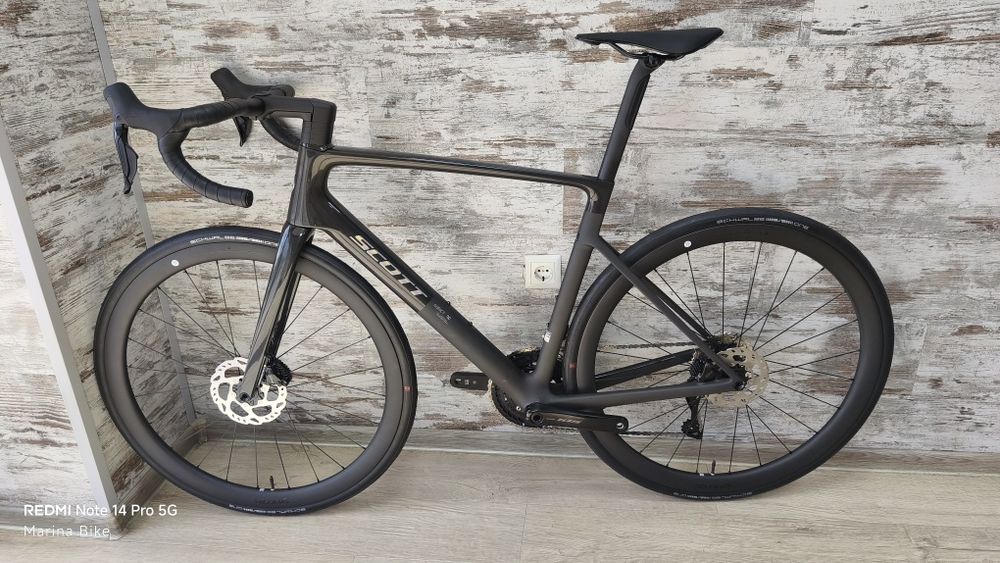 DEMO карбонов шосеен велосипед Scott Addict RC30 105 Di2 Capital 2025 | L