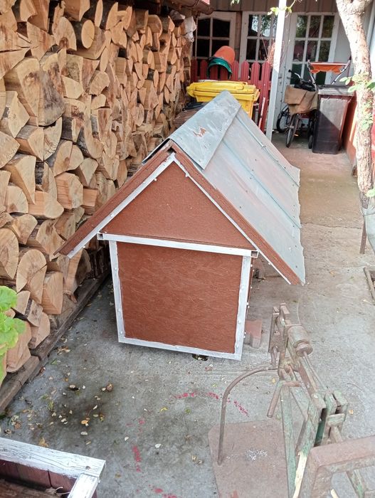 De vînzare cușcă pentru câini