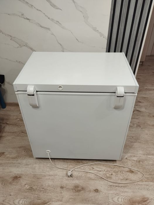 Продам морозильник Бирюса